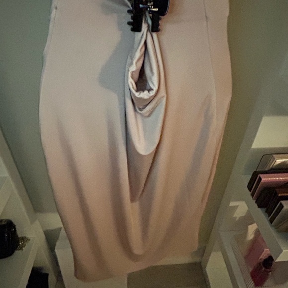 Soft pink suit - Picture 4 of 6